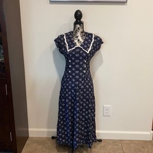 purple flower pattern dress by Karin Stevens Sz4